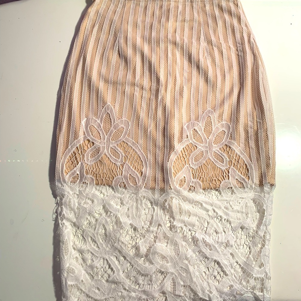 Lace tan midi-skirt